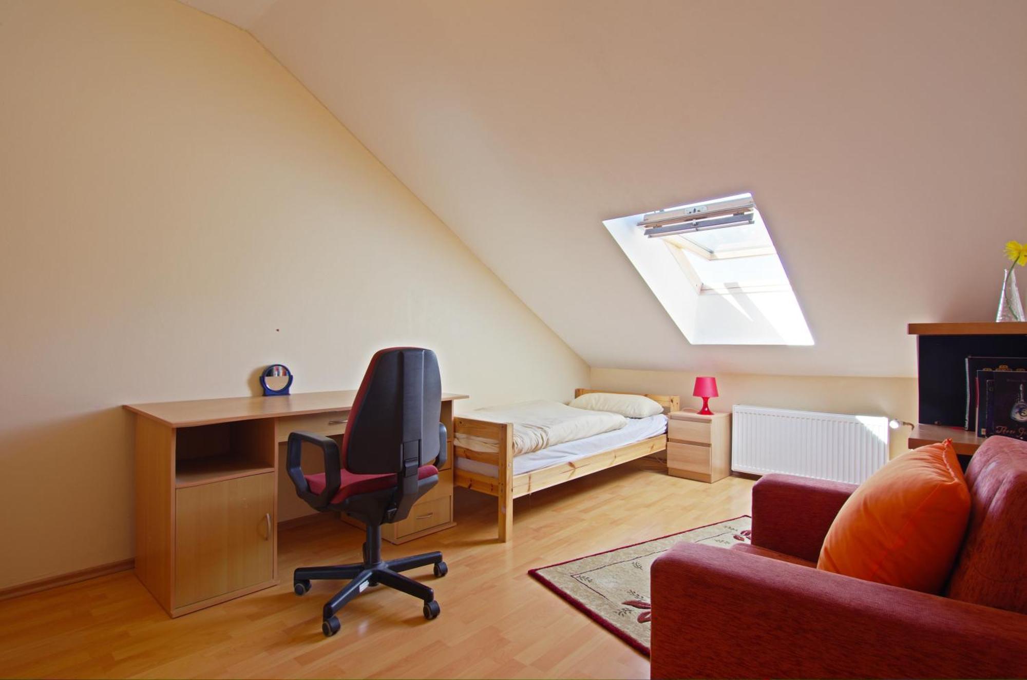 Private Rooms Near Exhibition Center Hannover Ngoại thất bức ảnh
