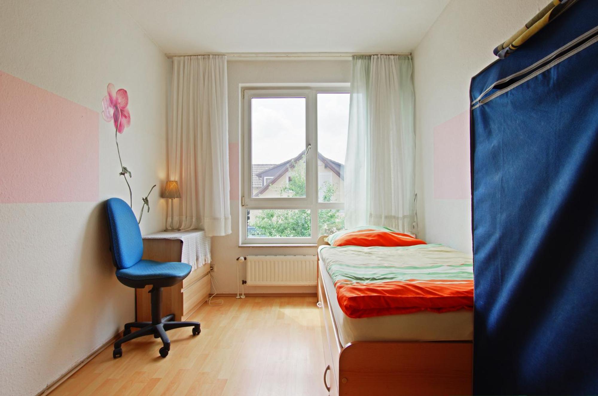 Private Rooms Near Exhibition Center Hannover Phòng bức ảnh