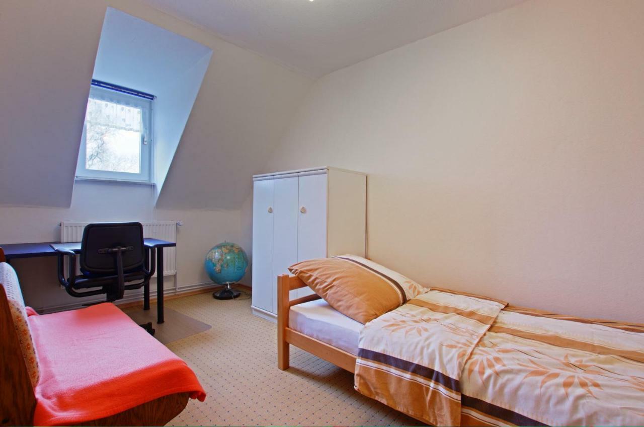 Private Rooms Near Exhibition Center Hannover Ngoại thất bức ảnh
