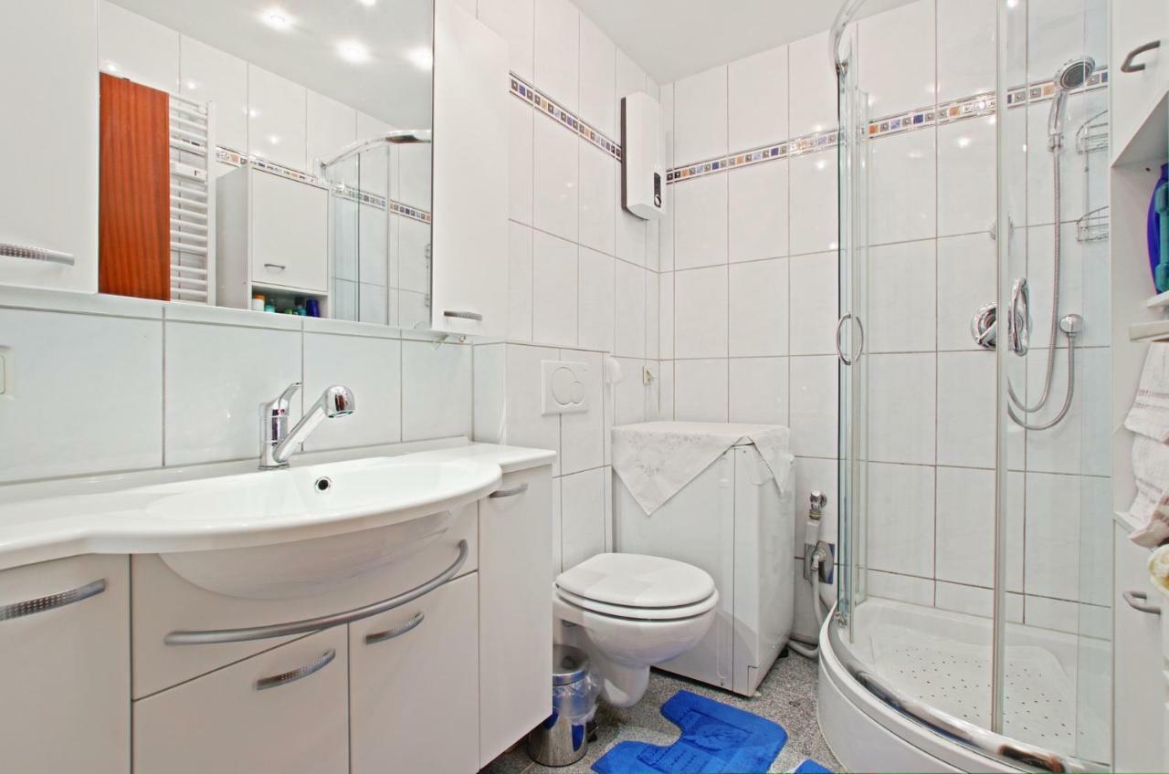 Private Rooms Near Exhibition Center Hannover Ngoại thất bức ảnh